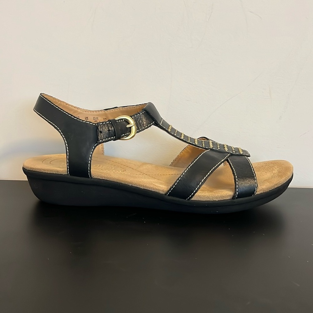Naturalizer Wallie Leather Strappy Studded Sandal (#0051115-8)